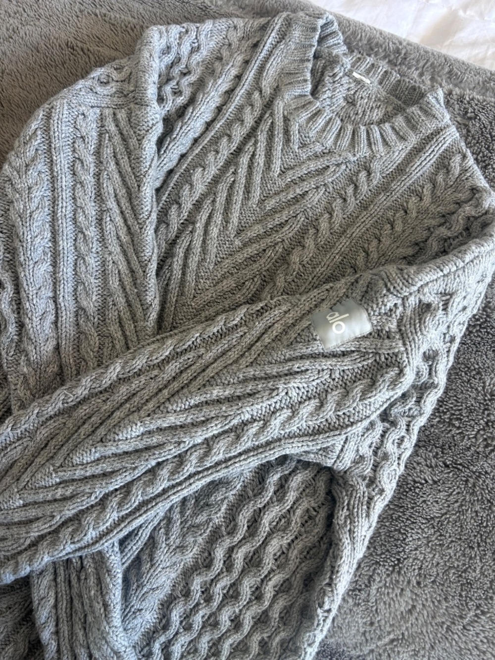Alo Cable knit sweater